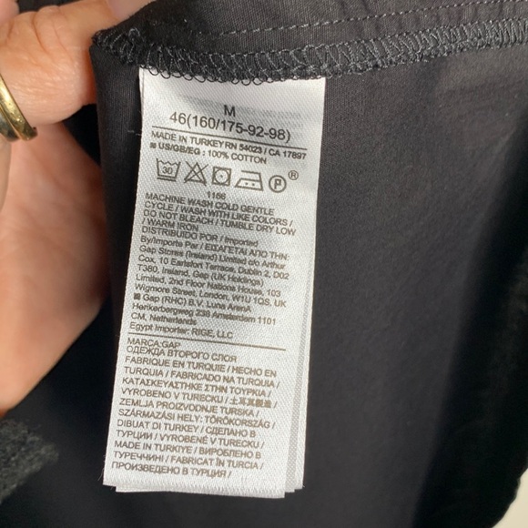 Gap Maternity‎ Tiered Dress in Black - Picture 5 of 6